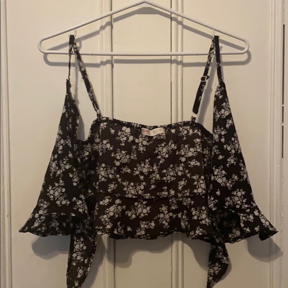 Black Floral Tie Up Tank Top Over Shirt - Picture 4 of 4